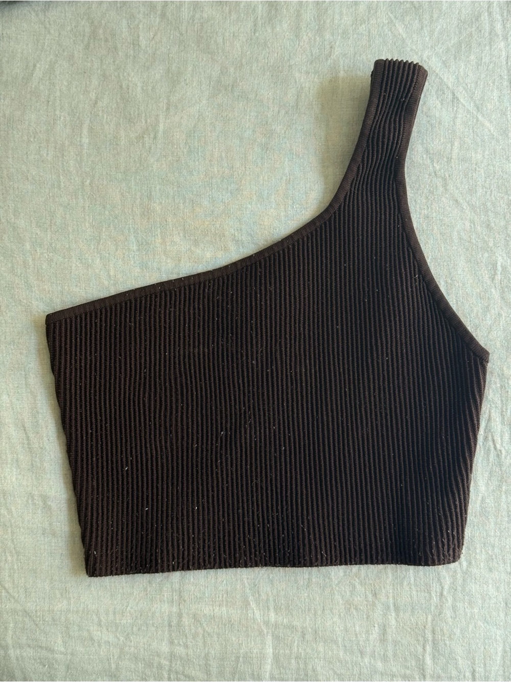Aritzia babaton ribbed one shoulder cropped tank